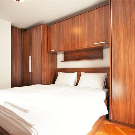 The Parrots Nest Apartman Szarajevó Kültér fotó